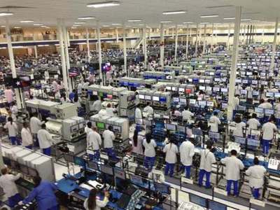 全球半數(shù)iPhone從何而來？鄭州富士康的“世界工廠”傳奇